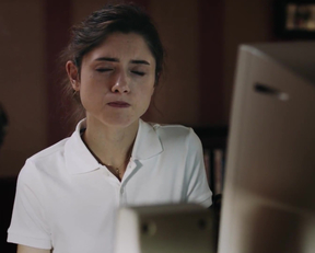 Natalia Dyer In 'YES, GOD, YES' - Film nackt