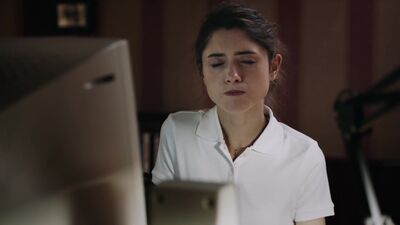 Natalia Dyer In 'YES, GOD, YES' - Film nackt