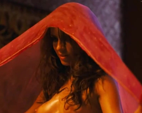 Natalia Avelon nude - Das Wilde Leben