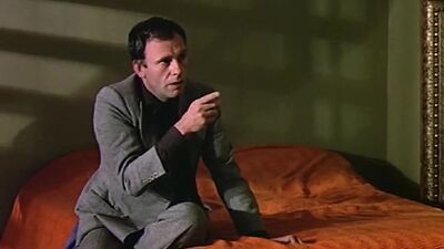 Catherine Deneuve nude - L'Agression