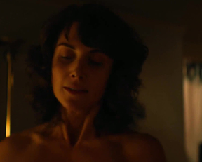 Alison Brie nude - Glow