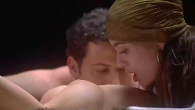 Alyssa Milano naked