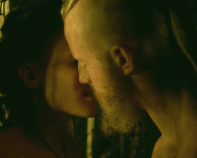 Josefin Asplund nackt - Vikings