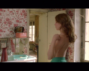 Lea Seydoux nude - Casual French Plot-Roses A Credit