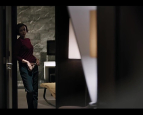 Keeley Hawes nude - Bodyguard