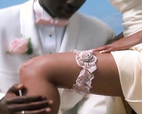 Tyra Banks - Love Stinks