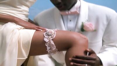 Tyra Banks - Love Stinks