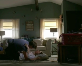 Lauren Lapkus nude - Crashing S01E01