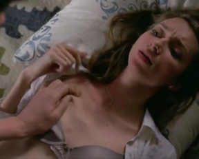 Lauren Lapkus nude - Crashing S01E01