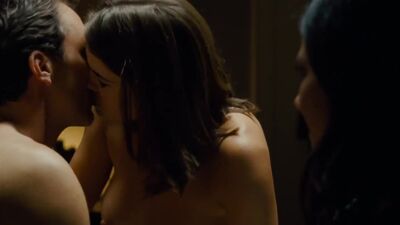 Olivia Munn, Nicole Moore - The Babymakers