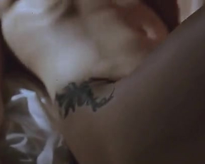 Jennifer Tilly Bonding With Gina Gershon-Bound