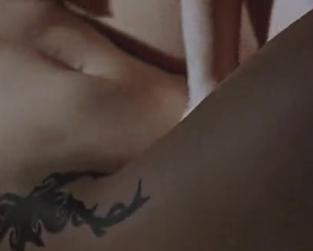 Jennifer Tilly Bonding With Gina Gershon-Bound