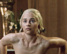 Emilia Clarke nackt - Game Of Thrones
