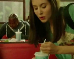 Alison Brie nude - Pseudo-handjob