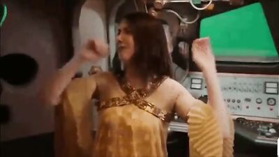 Alison Brie nude - Pseudo-handjob