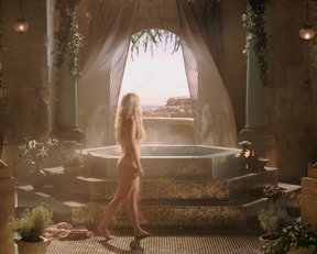 Emilia Clarke nud - Game Of Thrones