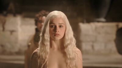 Emilia Clarke nud - Game Of Thrones
