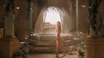 Emilia Clarke nud - Game Of Thrones