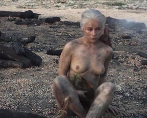 Emilia Clarke naked - Game Of Thrones