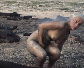 Emilia Clarke naked - Game Of Thrones