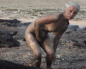 Emilia Clarke naked - Game Of Thrones