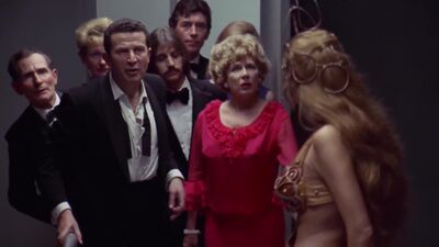 Raquel Welch And Friends - The Magic Christian - Film nackt
