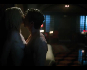 Kristin Lehman In Altered Carbon - Film nackt