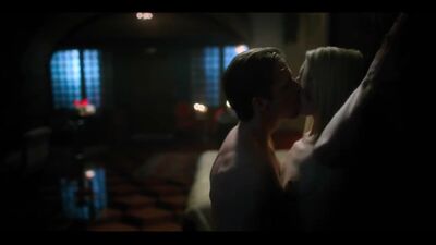 Kristin Lehman In Altered Carbon - Film nackt