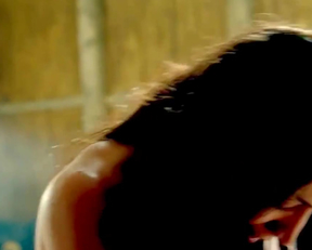 Louise Barnes - Riding Plot In 'Black Sails' - Film nackt