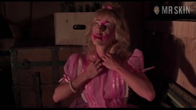 Linnea Quigley Stripping-Night Of The Demons - Film nackt