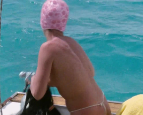 Auretta Gay - Zombie - Film nackt