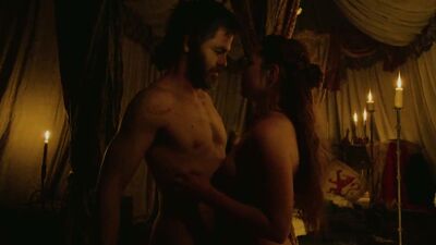Florence Pugh: Outlaw King, Part One. - Film nackt
