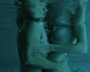 Emmy Rossum Underwater Plot From Shameless - Film nackt