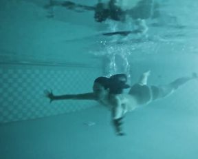 Emmy Rossum Underwater Plot From Shameless - Film nackt