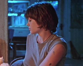 A 21 Year Old Angelina Jolie Revealing Her Perfect Breasts In 'Foxfire' - Film nackt