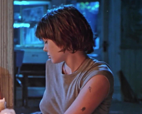 A 21 Year Old Angelina Jolie Revealing Her Perfect Breasts In 'Foxfire' - Film nackt