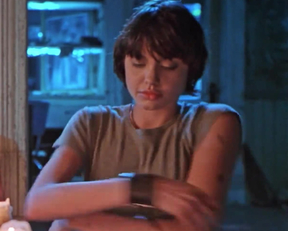 A 21 Year Old Angelina Jolie Revealing Her Perfect Breasts In 'Foxfire' - Film nackt