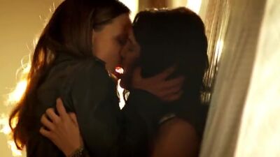 Emmanuelle Chriqui  KaDee Strickland - Shut Eye - Film nackt