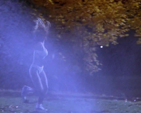 Carmen Electra In Scary Movie - Film nackt