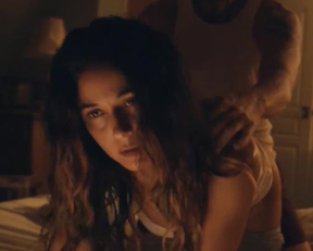 Emmanuelle Chriqui Adding To The Plot In Hospitality - Film nackt