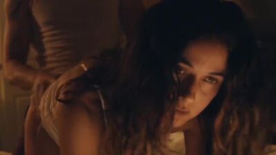 Emmanuelle Chriqui Adding To The Plot In Hospitality - Film nackt