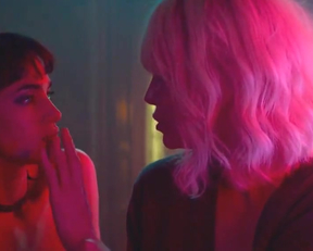 Sofia Boutella And Charlize Theron Plotting... Something ;) - Film nackt