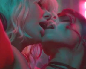 Sofia Boutella And Charlize Theron Plotting... Something ;) - Film nackt