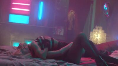Sofia Boutella And Charlize Theron Plotting... Something ;) - Film nackt