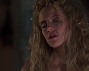 Kelly Preston - Love Is A Gun - Film nackt