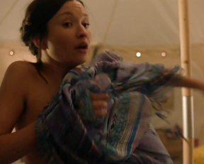 Emily Browning - The Affair - S04E07 - Film nackt