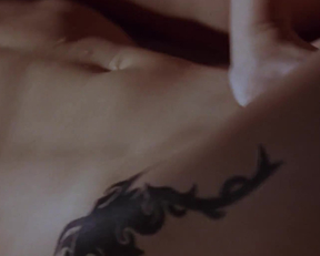 Gina Gershon  Jennifer Tilly In 'Bound' - Film nackt