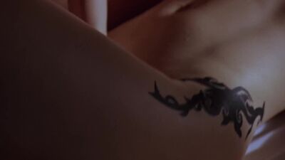 Gina Gershon  Jennifer Tilly In 'Bound' - Film nackt