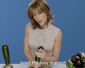 Gillian Anderson - Sex Education - Film nackt