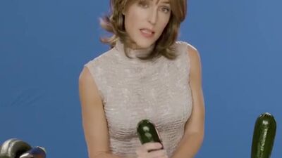 Gillian Anderson - Sex Education - Film nackt